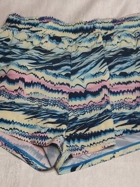 DSG Girls XL Multicolor Wavy Stripe Athletic Shorts - Blue/Pink/Cream